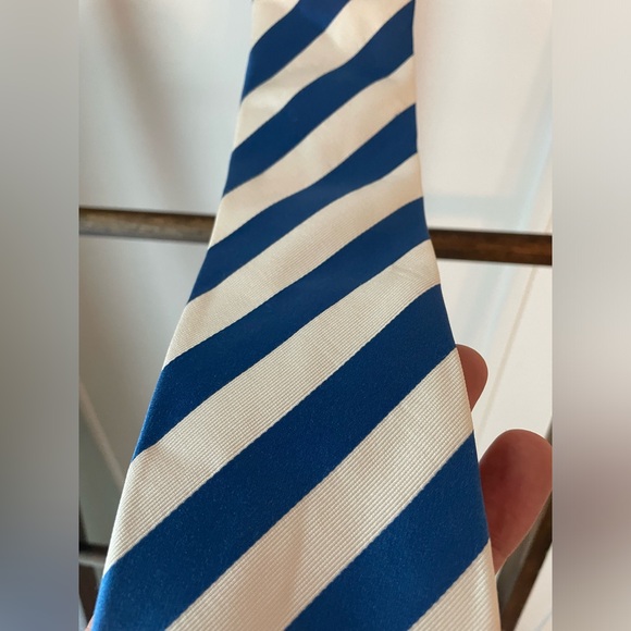 New T Harris blue and white stripped tie - Picture 2 of 3